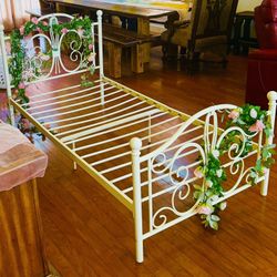 White Metal Frame - Twin