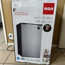 RCA Mini Refrigerator 