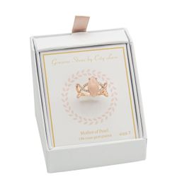  Size 7 / Upgrade your jewelry collection today with this effortlessly chic rose gold ring!