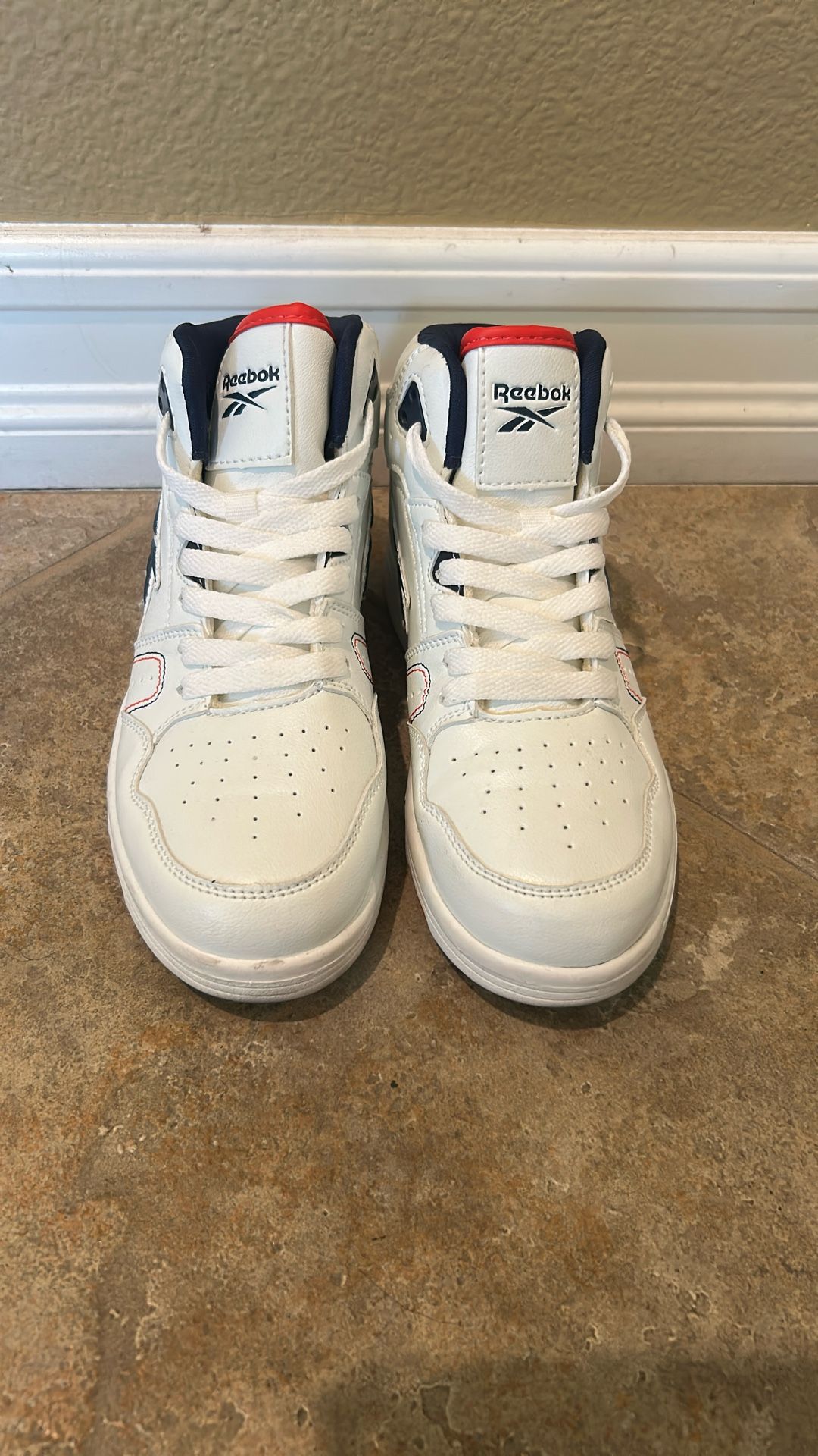 Reebok Youth Size 2 Worn Once