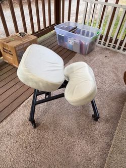 Kneeling chair/stool
