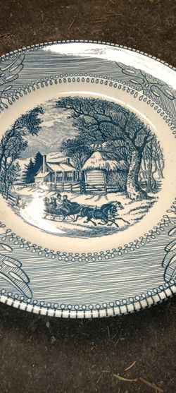 Vintage decorative plates
