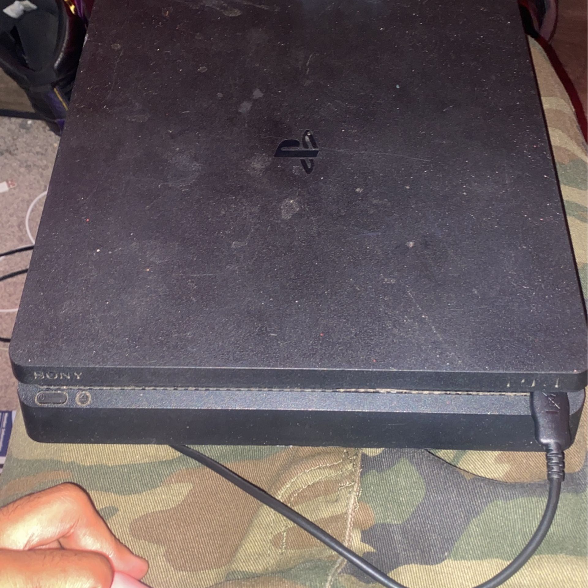 PS4 With Controller No Plugs