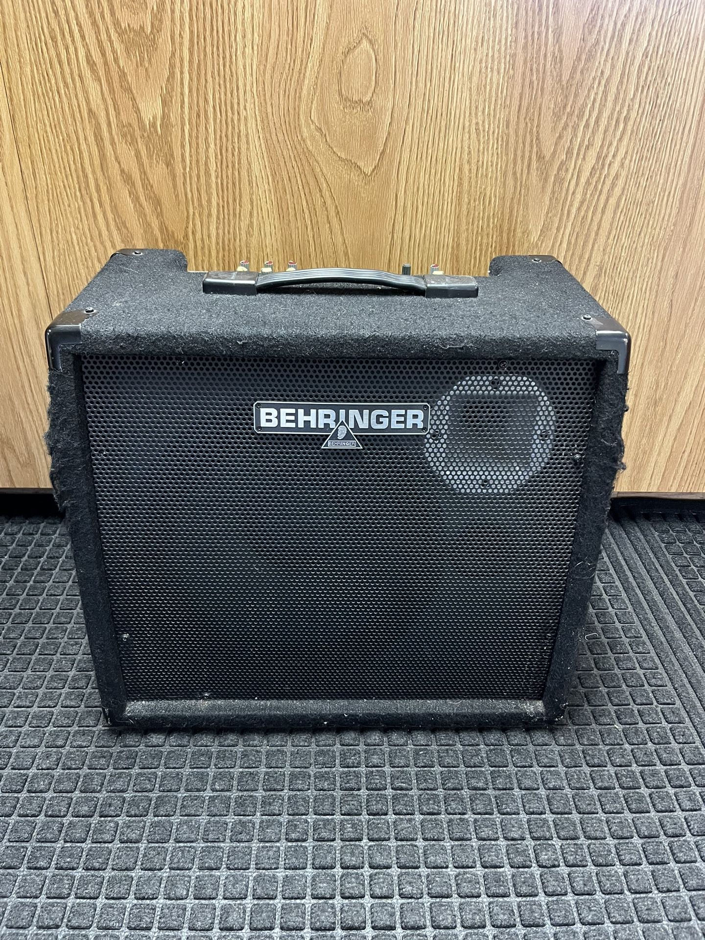 Behringer Ultratone K900FX Keyboard Speaker