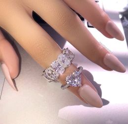 New 18 k white gold heart engagement ring only