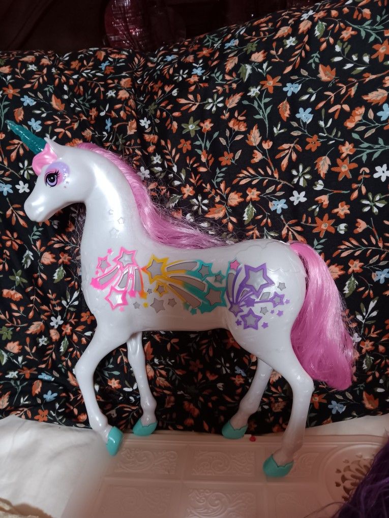 Barbies Light Up Magical Unicorn