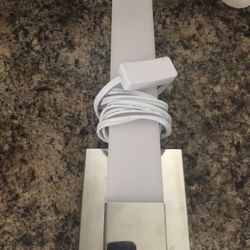 2 Light Fixtures 