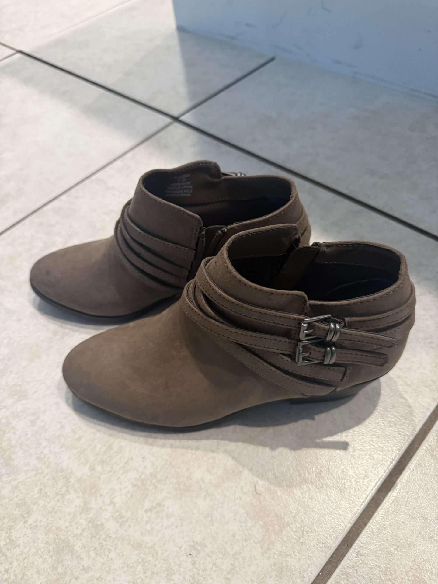 Style & Co Boots Size 5 1/5