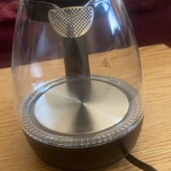 Electric Tea Kettle (Chefman)