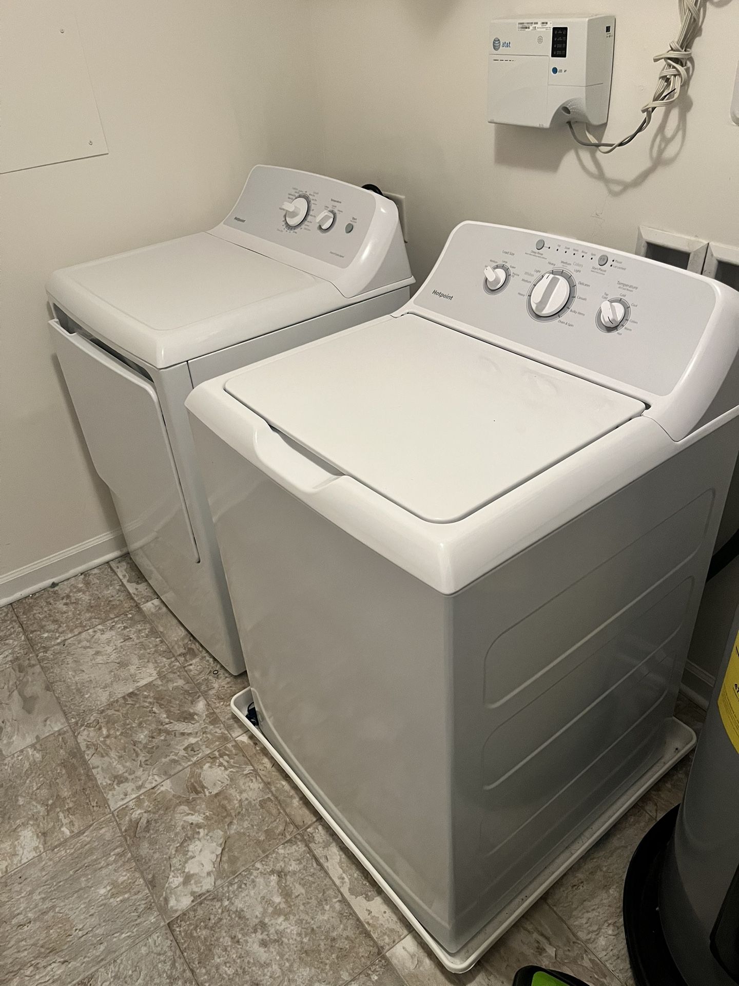 2022 Hotpoint Washer and Dryer