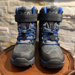 Child’s Sz 2 DSG Menace Blue 3M Thinsulate Water Resistant Snow Hiking Boots EUCp PO K