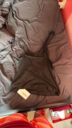 Women’s new tank large