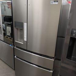 Frigidaire Gallery Series GRMS2773AF
36 Inch Freestanding French Door Refrigerator
