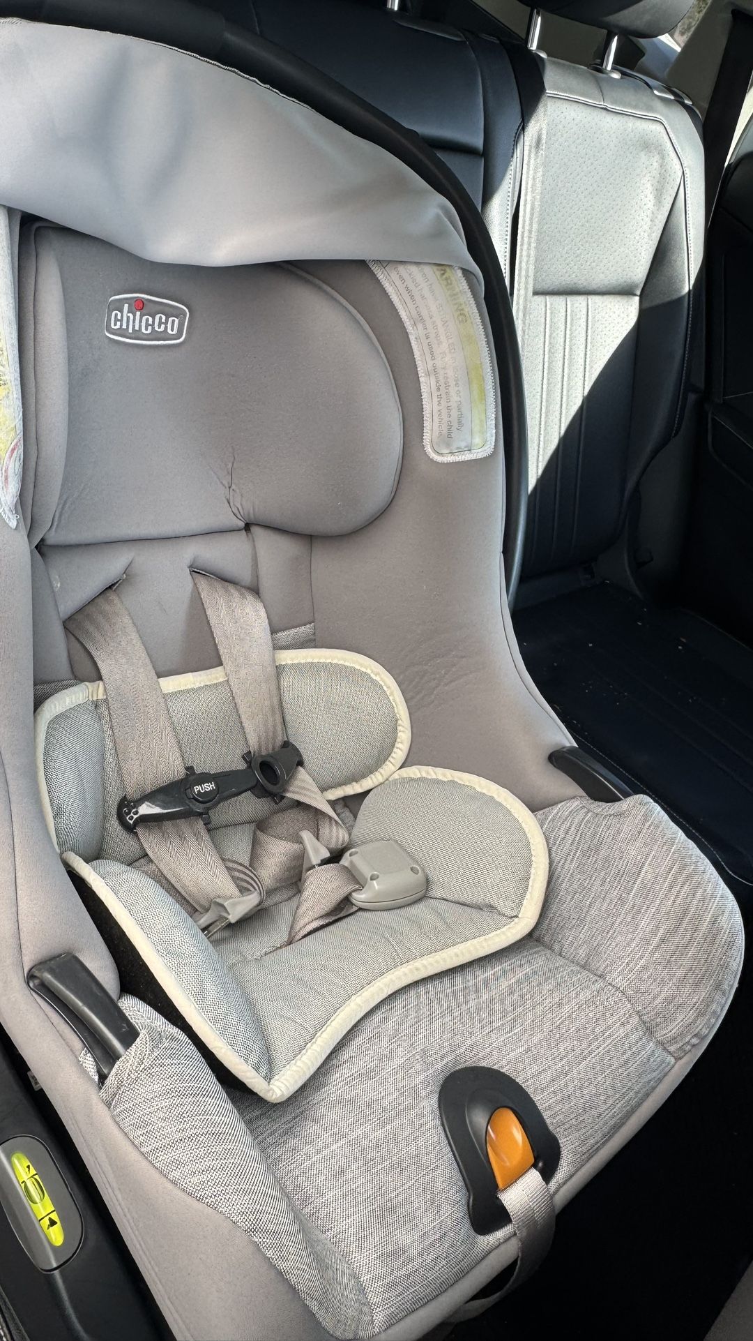 CAR SEATS FOR SALE 