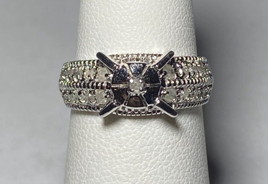 .925 Sterling Silver .53ctw Genuine White Diamond Ring Size 7