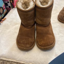 Girls Uggs Size 12 