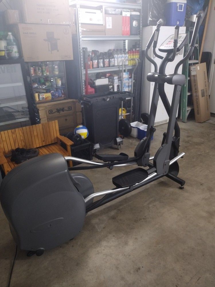 Elliptical (SportsArt) Gym Quality
