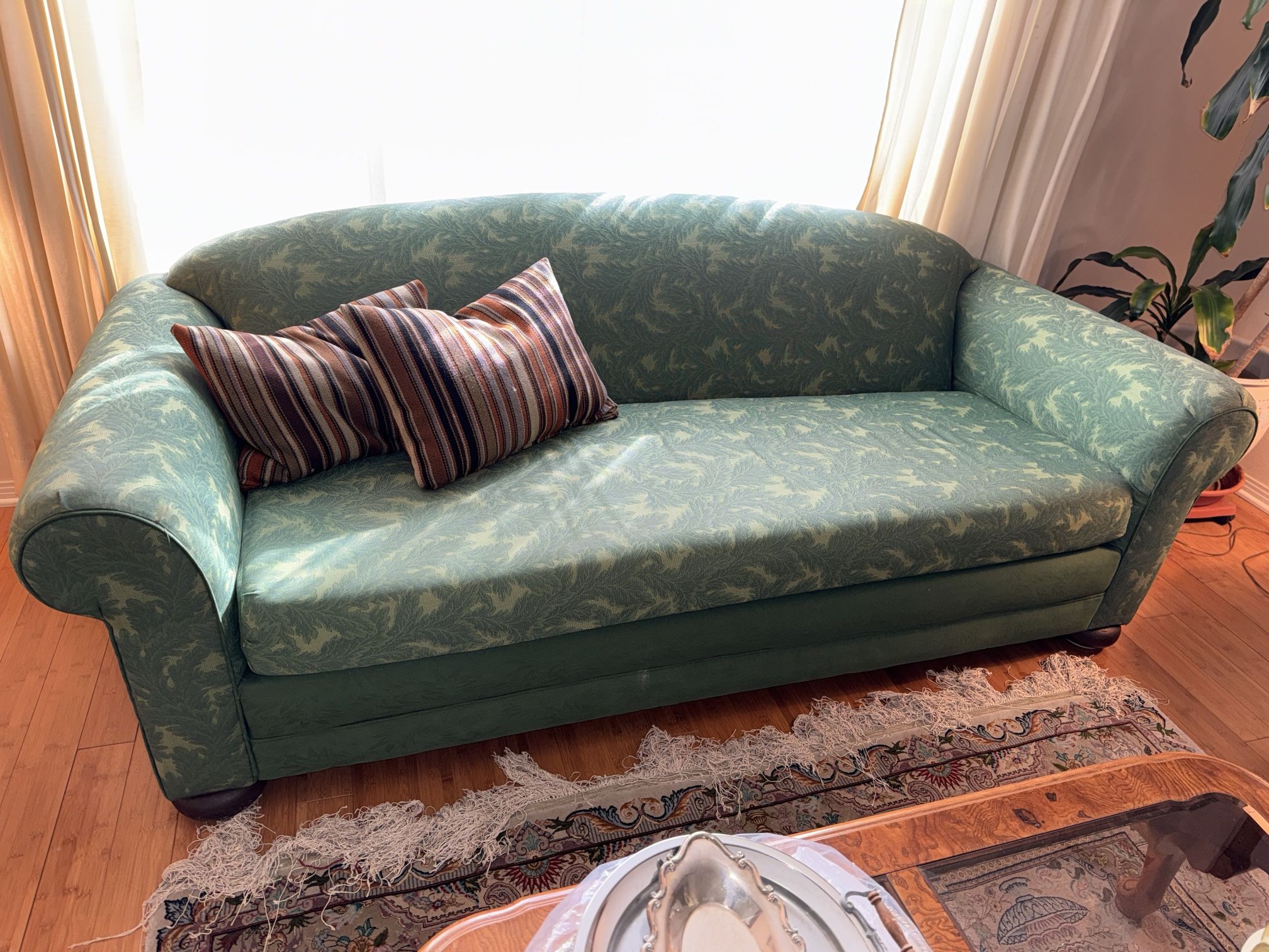 Super Comfy Sofa Free