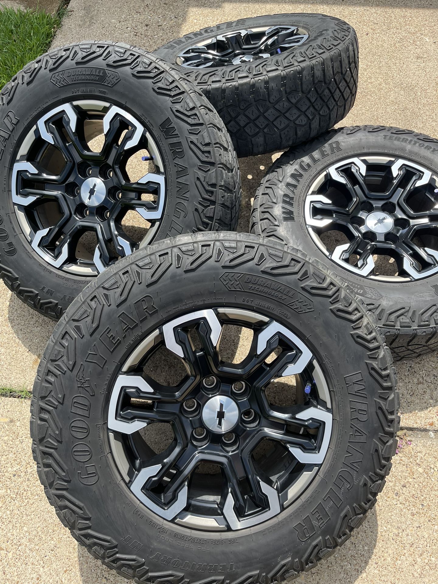 18” Chevy Silverado Zr2 Wheels for Sale in Grand Prairie, TX - OfferUp