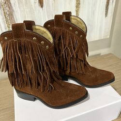 Fringe boot