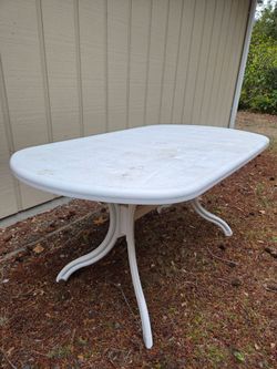 Outdoor table