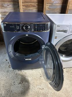 GE 7.8-cu ft Stackable Vented Electric Dryer ( Sapphire Blue )