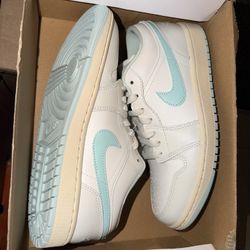 Multiple Women’s/kids Nikes 