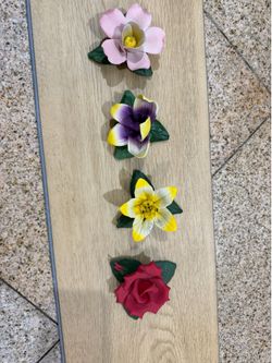 Vtg Capodimonte Italian Porcelain Flowers And Rose