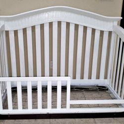 Baby/ toddler safety crib