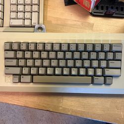 Apple M0110