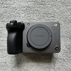  Sony FX30 4K Digital Cinema Camera  and Warranty