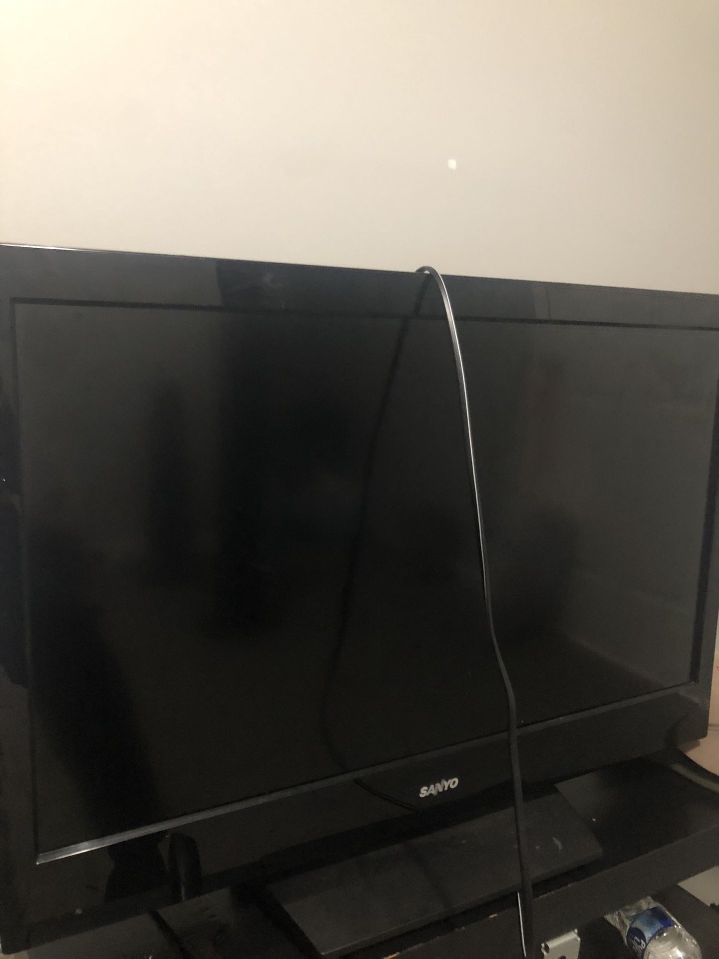 Sanyo TV (30in)
