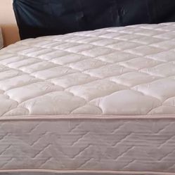 Full Size Mattress (Colchón Full Size)