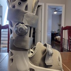 Universal Aircast  Air Pump Foot Cast Brace Ankle Brace Sprained Ankle Broken Ankle