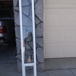Dog/cat door