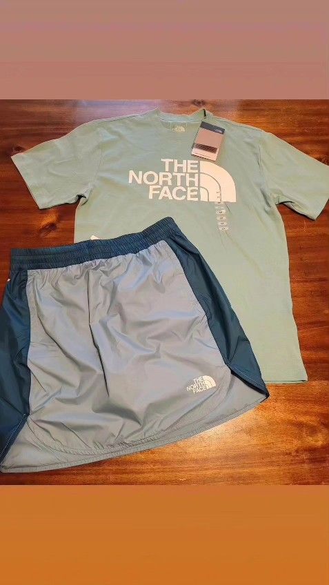 Women's NorthFace Skirt SeT
