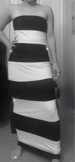 FASHION NOVA DRESS BRAND NEW WITH TAGS SIZE SMALL