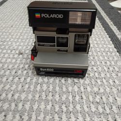 Polaroid Sun 600 Film Camera 