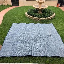 POTTERY BARN OUTDOOR///INDOOR/OUTDOOR  RUG 9 Feet… 100% Made From Polypropylene…NO STAINS…In Great Condition… $95