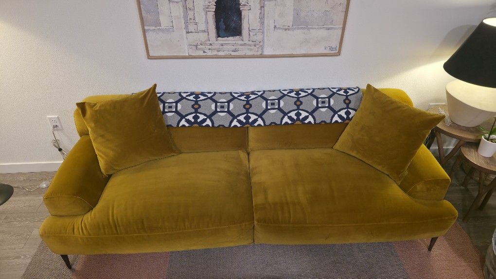Abisko 91" Velvet Sofa - Plush Yarrow Gold