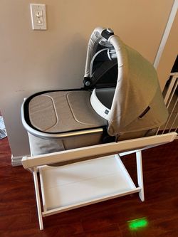 UPPAbaby Bassinet + Stand – Excellent Condition | Newborn Essentials