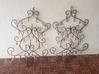 2 Decorative Wall Pieces