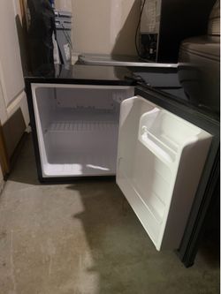 Mini refrigerator