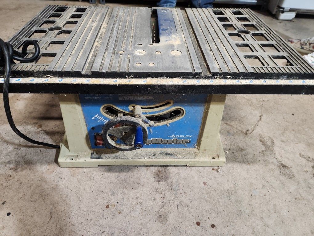 10" Table Saw Shopmaster By DELTA.