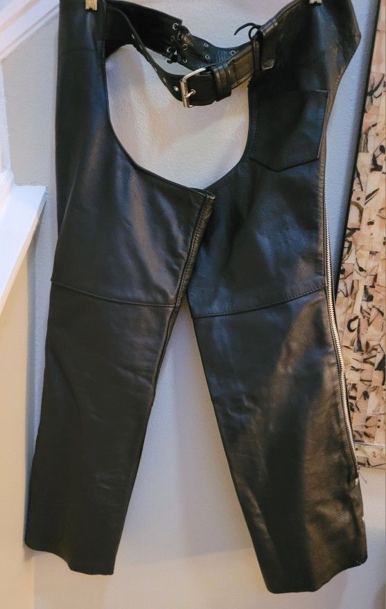 Heavy Duty LEATHER  CHAPS UNISEX Over Pants Size S From Leather Co GREAT PRE-OWNED CONDITION 