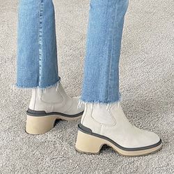 Size 7.5 Sorel Chelsea Boots 
