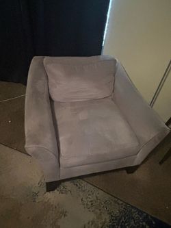 A nice Cindy Crawford chair