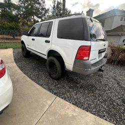 2004 Ford Explorer