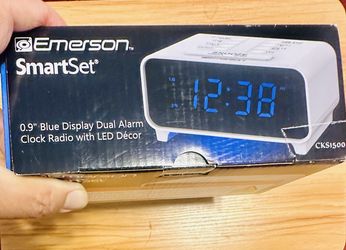 🔥 Emerson CKS1500 SmartSet Dual Alarm Clock Radio with AM/FM, 0.9” Blue LED Display, 4-Level Dimmer, Blue Accent Light, Sleep Timer & Auto Time Setti