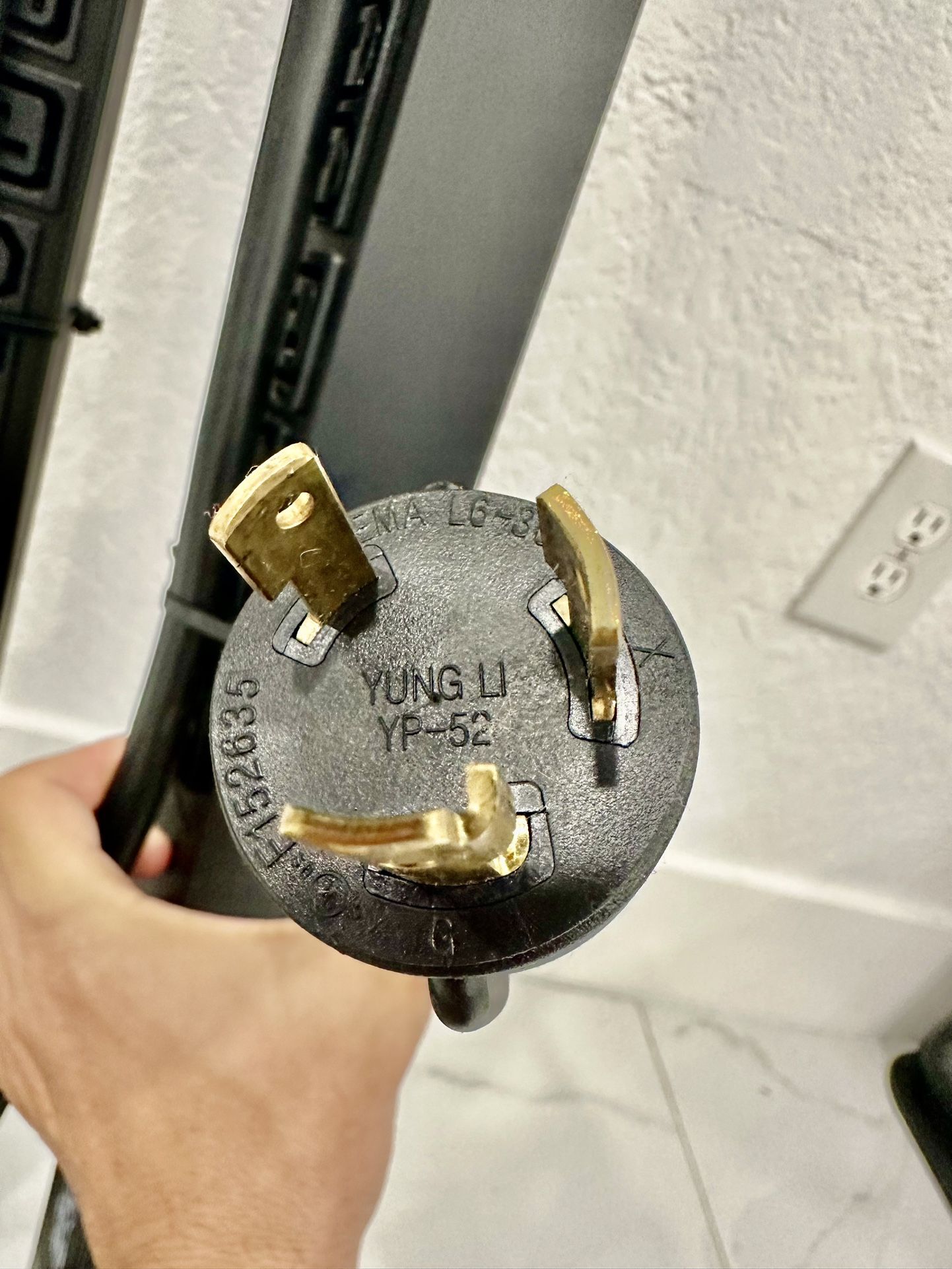 Tripp.lite Regleta de Corriente 30 Tomás Para Enganchar